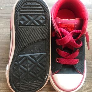 💖SOLD💖Toddler sz8 Boy Hi-Top Converse. Red/Black